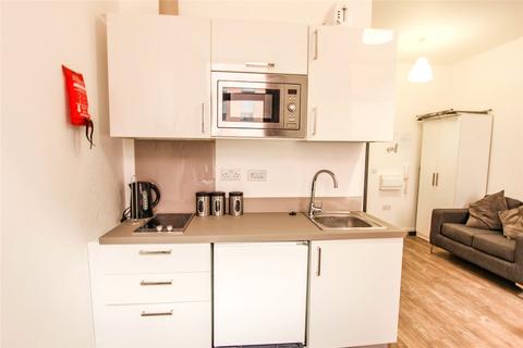 Studio to rent, Moorfields, Liverpool, Merseyside, L2