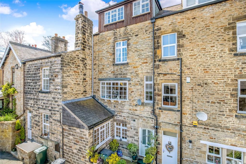 Stockinger Lane, Addingham, Ilkley, West Yorkshire, LS29 3 bed terraced