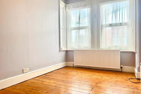 2 bedroom flat to rent, Spencer Road, Harrow