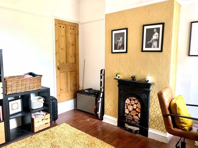 Photo 3