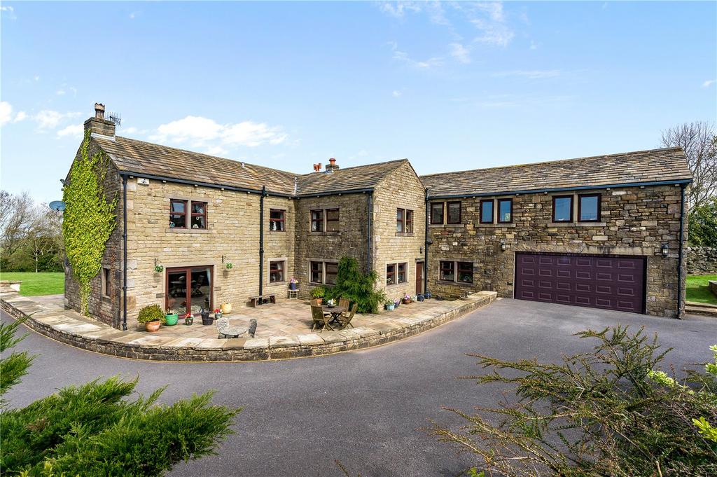 Long Causeway, Cliviger, Burnley, Lancashire, BB10 7 bed detached house