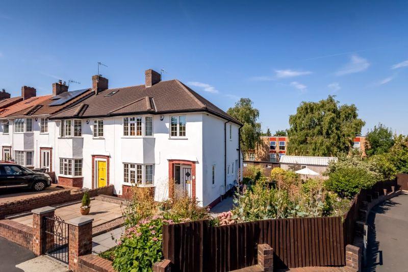 Cote Lea ParkWestbury on Trym 3 bed end of terrace house for sale £