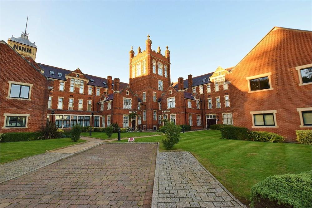 J F K House, Royal Connaught Drive, Bushey, Hertfordshire, WD23 2 bed apartment for sale £475,000