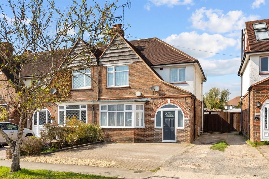Henry Avenue, Rustington, Littlehampton, West Sussex, BN16 3 bed semi