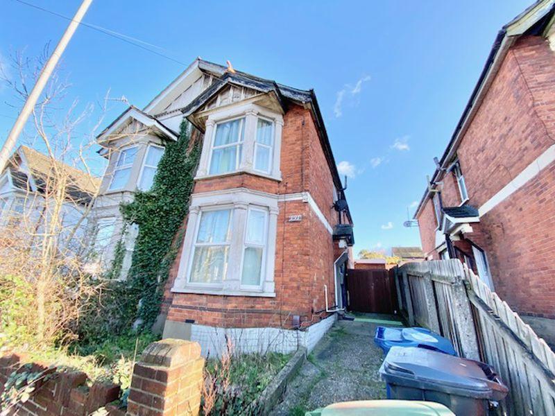 Desborough Avenue, High HP11 3 bed end of terrace house for