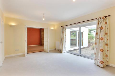 7 Downs Valley, Hartley, Longfield, DA3 7RA