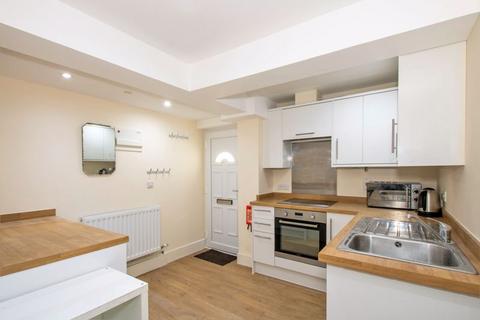 1 bedroom apartment to rent, Dennett Road, West Croydon