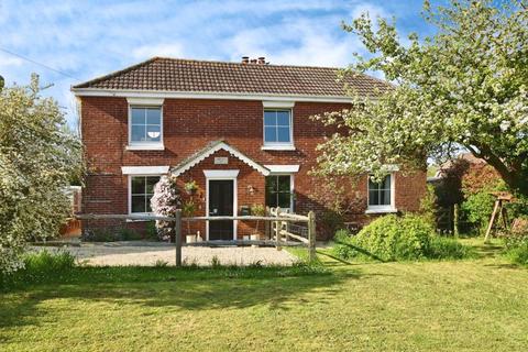 4 bedroom detached house for sale, Middleton Road, Winterslow                                                                          *VIDEO TOUR*