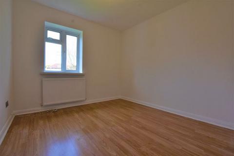 2 bedroom apartment to rent, Hazelwood Close, North Harrow