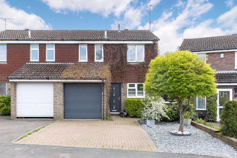 Stoneybrook, Horsham 3 bed semidetached house for sale £470,000