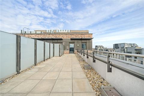 3 bedroom apartment to rent, Heartwell Avenue, London, E16