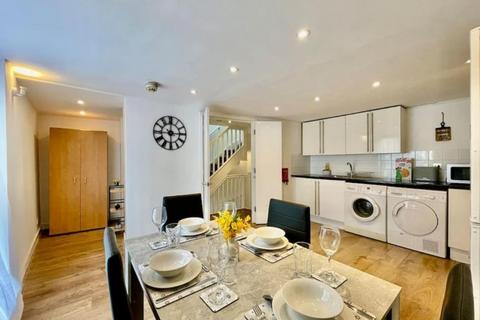 2 bedroom terraced house to rent, York Mews, Ilford, IG1