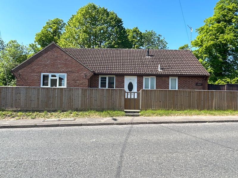 London Road Amesbury SP4 7DX 3 bed detached bungalow £385,000