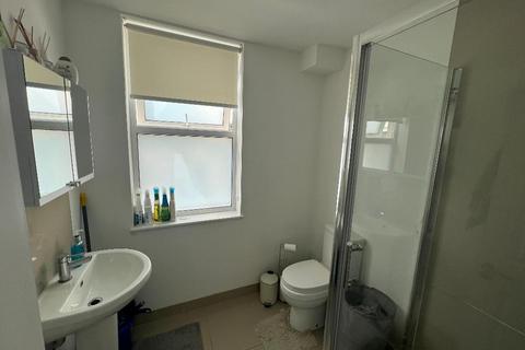 Studio to rent, Boundary Road, Hove, East Sussex, BN3 5TD