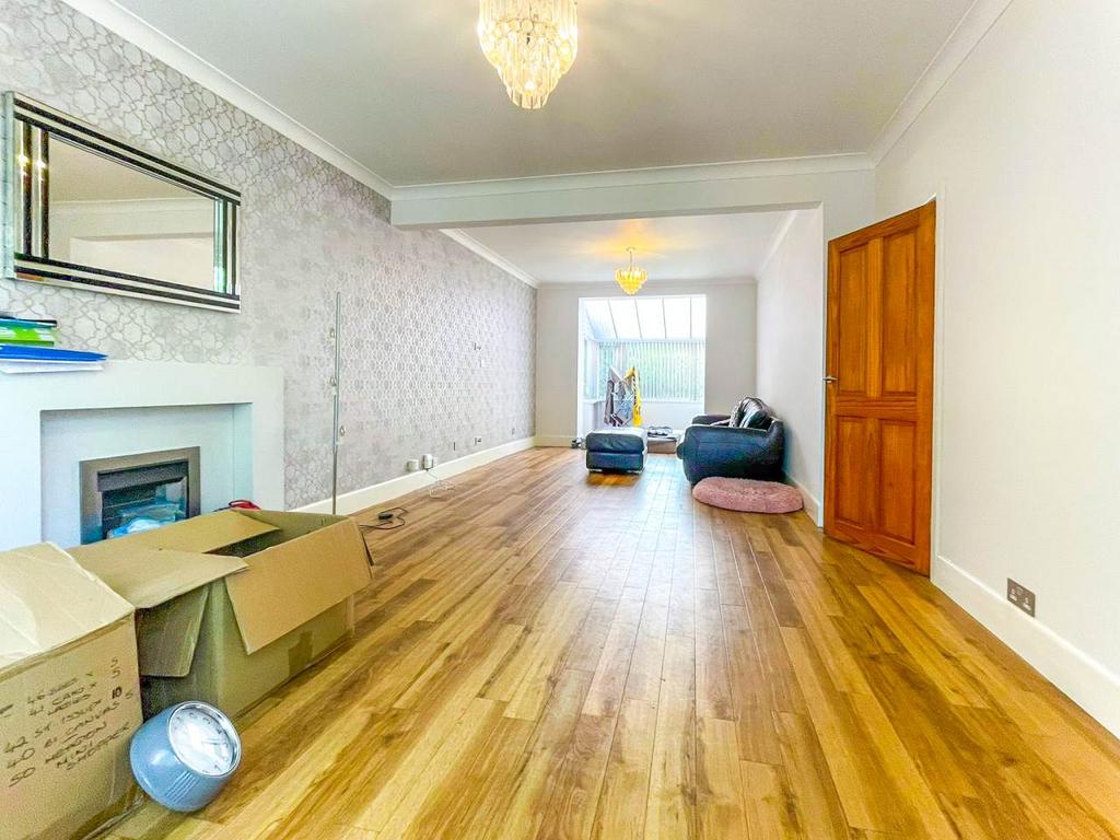 Clingan Road, Southbourne, Dorset 3 bed house £1,595 pcm (£368 pw)