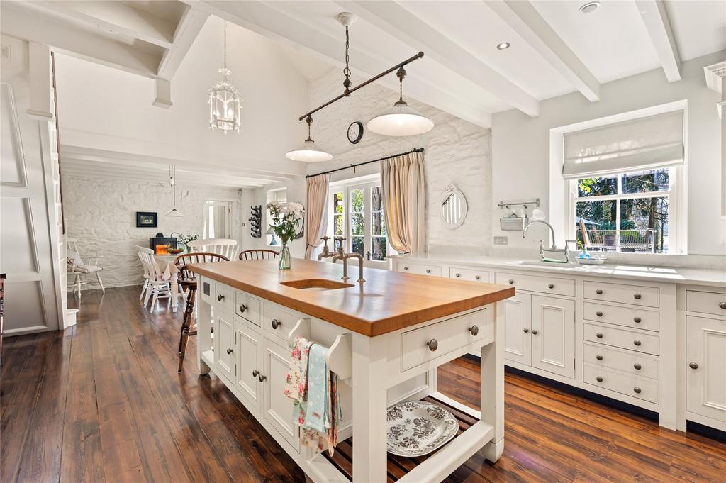Oysterhaven, Kinsale, Co Cork 4 bed detached house £1,284,027* (€