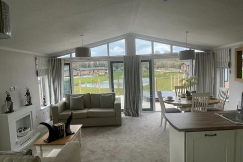 2 bedroom lodge for sale - Ladera Retreat Lodges, Eaton CW12