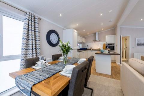 2 bedroom lodge for sale - Ladera Retreat Lodges, Eaton CW12