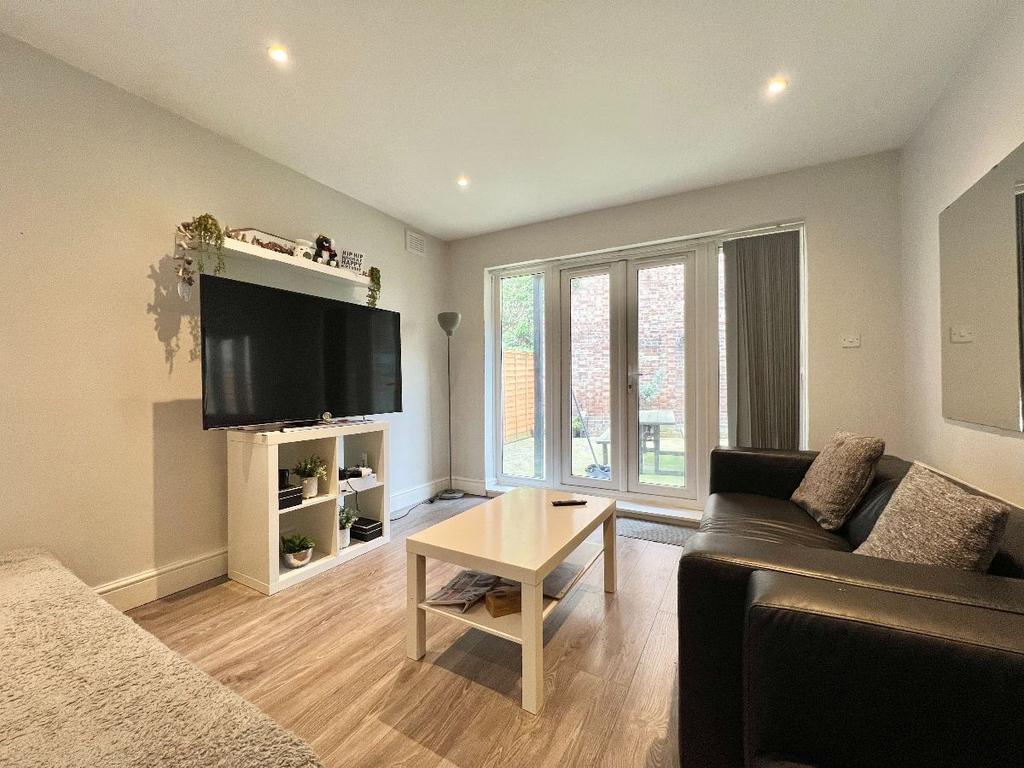 Handforth Road, London, SW9 2 bed apartment £2,500 pcm (£577 pw)
