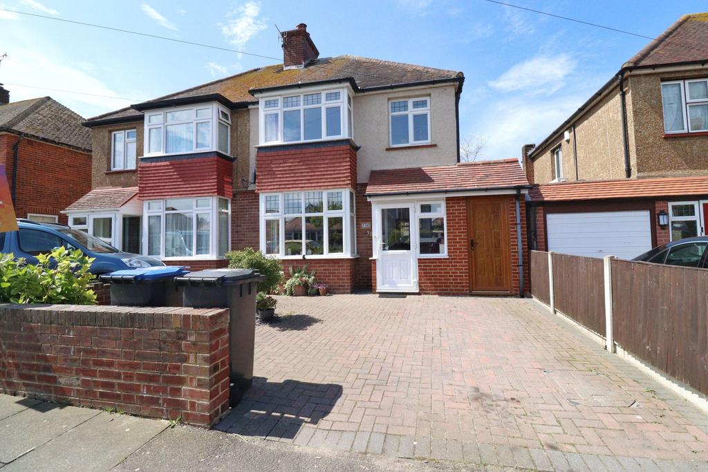 Maynard Avenue, Margate 3 bed semidetached house for sale £350,000