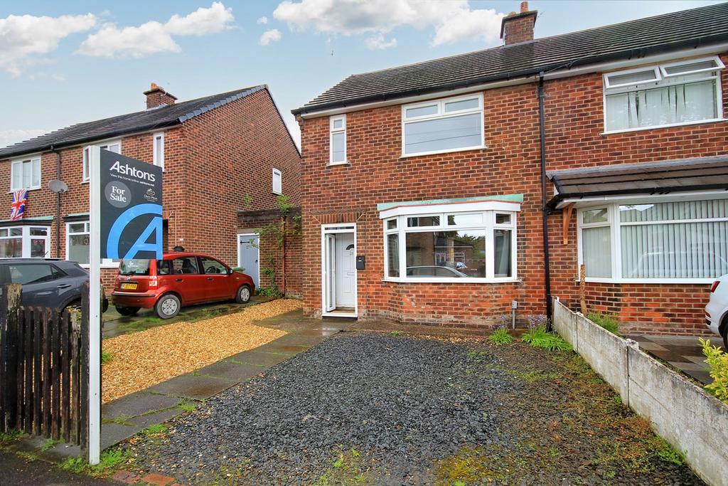 Porter Avenue, NewtonleWillows, WA12 2 bed semidetached house £150,000