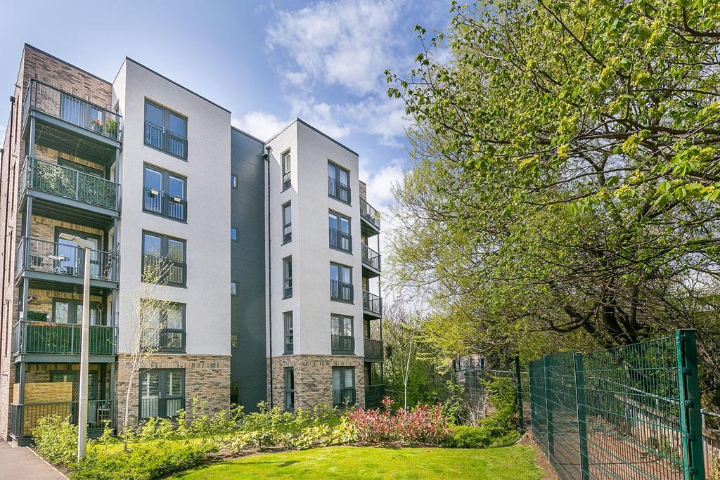 Wintermill Square, Bonnington... 2 bed flat £275,000