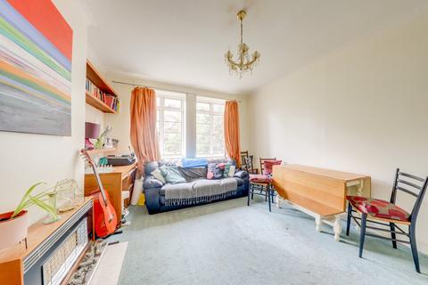 2 bedroom flat for sale - Dartmouth Road, Forest Hill, London, SE23