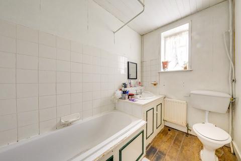 2 bedroom flat for sale - Dartmouth Road, Forest Hill, London, SE23