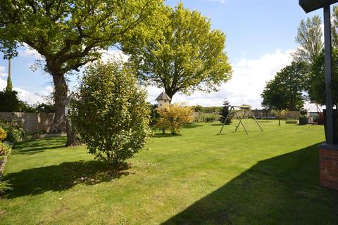 4 bedroom detached house for sale, Camela Lane, Camblesforth