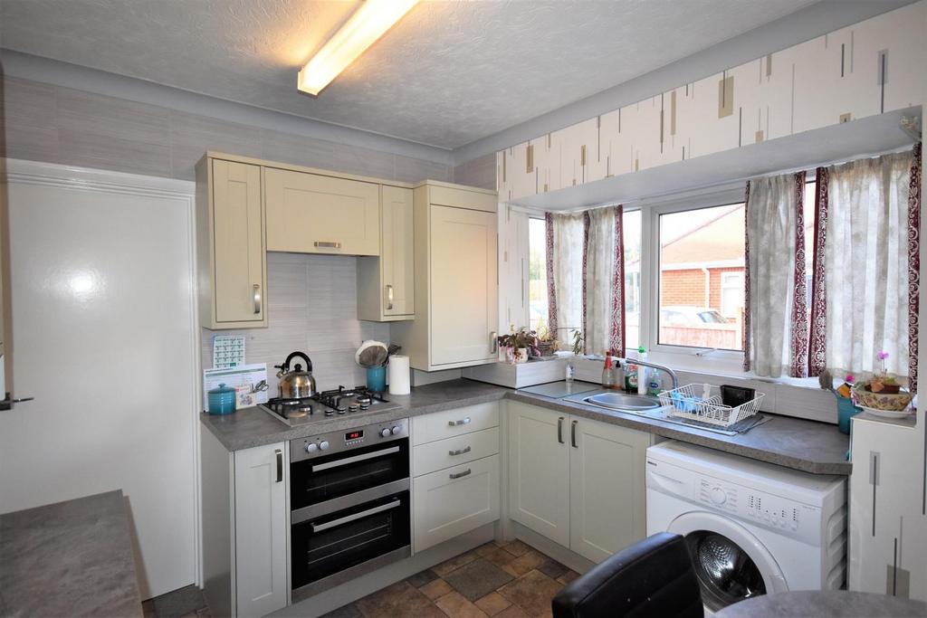 Richmond Drive, Goole 2 bed semidetached bungalow for sale £175,000