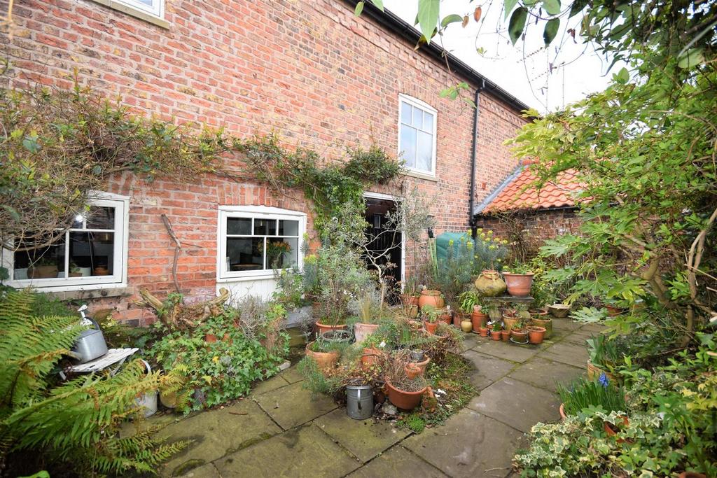 Neptune Court, Rawcliffe 3 bed barn conversion for sale £280,000