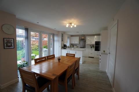 4 bedroom detached house for sale - Langhorn Drive, Howden