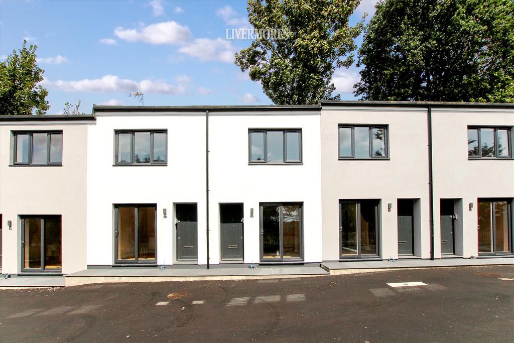 Sherman Close, Crayford High Street... 1 bed terraced house £1,100