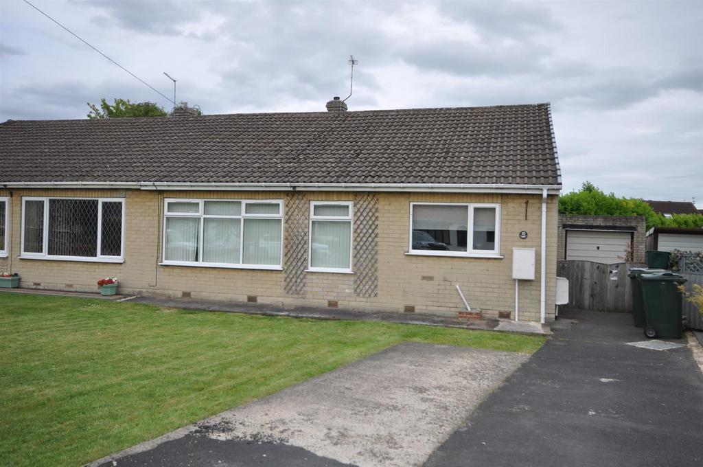 Park Crescent, Thorne, Doncaster 3 bed semidetached bungalow £650