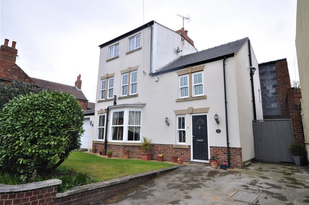 South End, Thorne, Doncaster, DN8 5 bed detached house £430,000