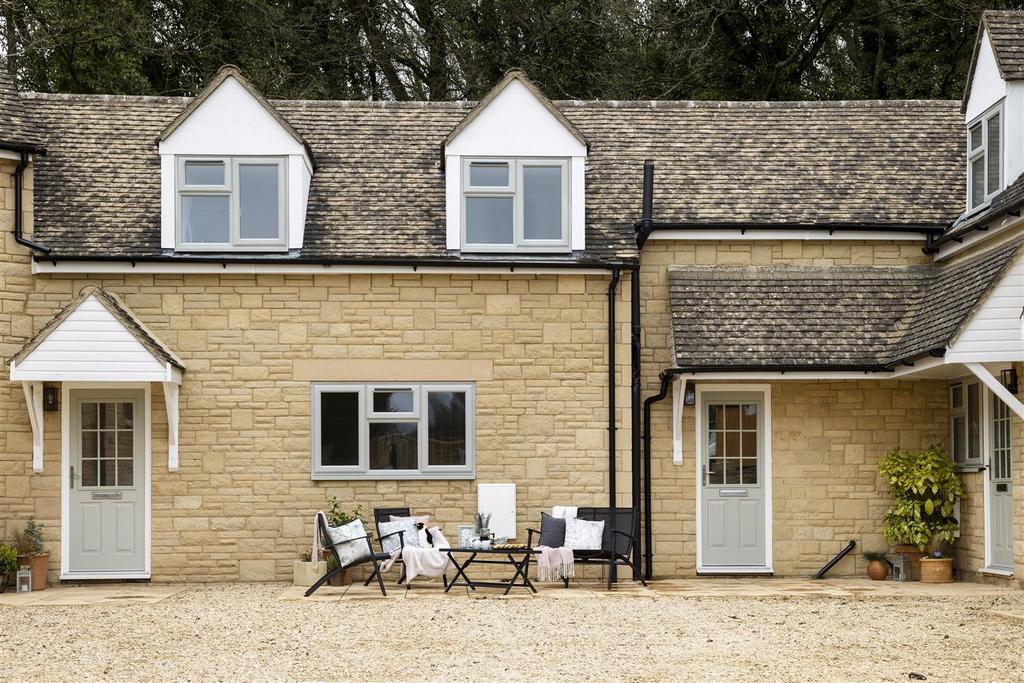 Owlcottage wyckhillcourt02.jpg