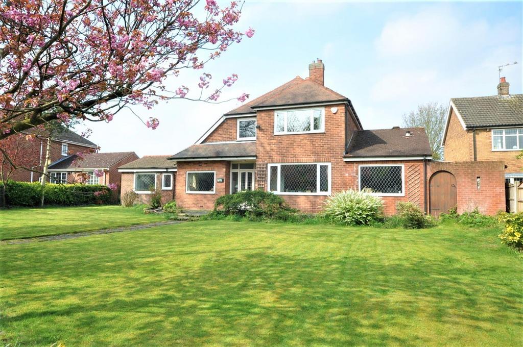 Coppice Grove, Hatfield, Doncaster, DN7 4 bed detached house for sale £400,000