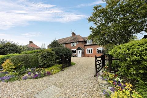 18 High Street, Broom, Alcester, B50 4HJ