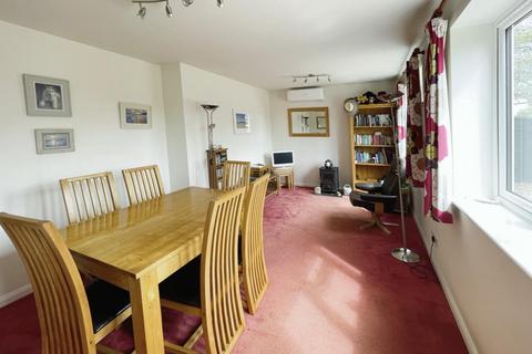 18 High Street, Broom, Alcester, B50 4HJ