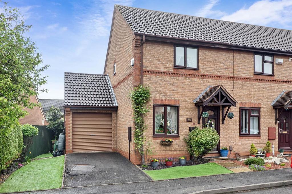 Gold Close, Maple Park, Nuneaton 2 bed end of terrace house for sale