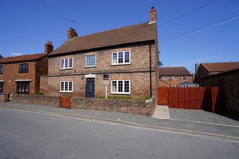 3 bedroom detached house for sale, High Street, Barmby on the Marsh