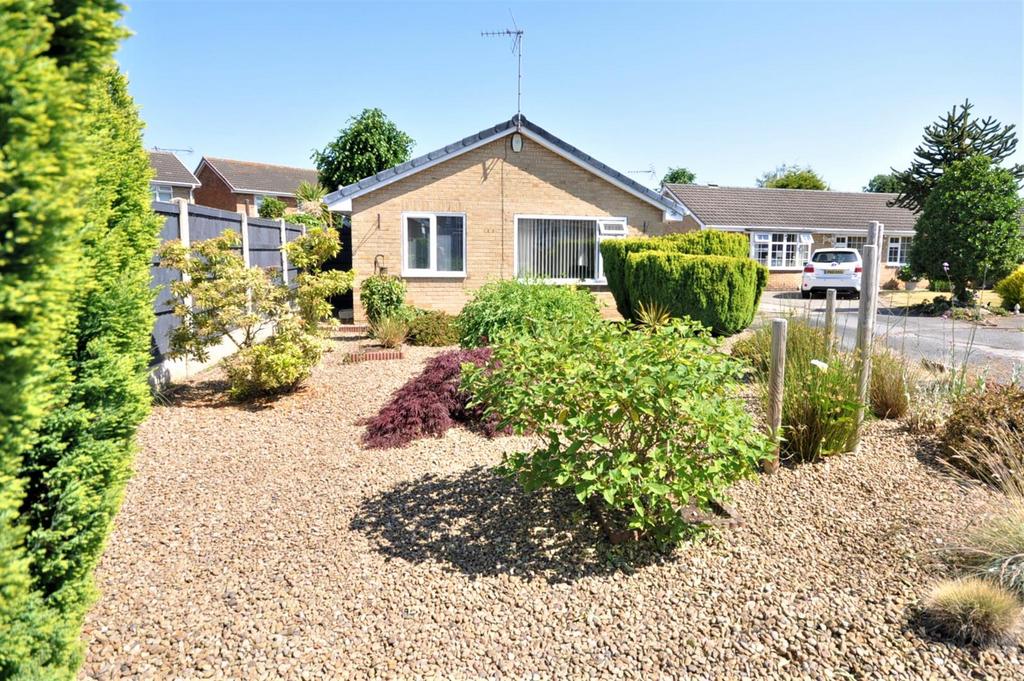 Harpenden Drive, Dunscroft, Doncaster 2 bed detached bungalow £170,000