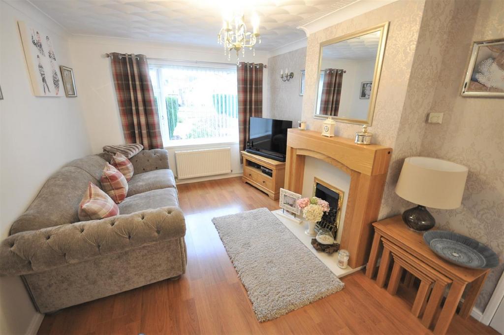 Harpenden Drive, Dunscroft, Doncaster 2 bed detached bungalow £170,000