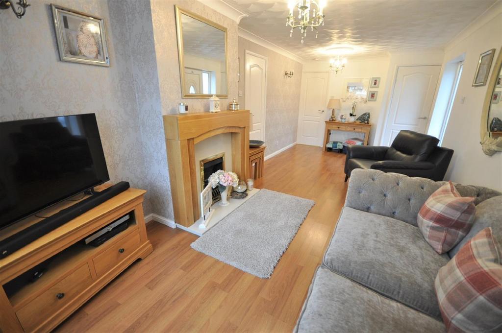 Harpenden Drive, Dunscroft, Doncaster 2 bed detached bungalow £170,000