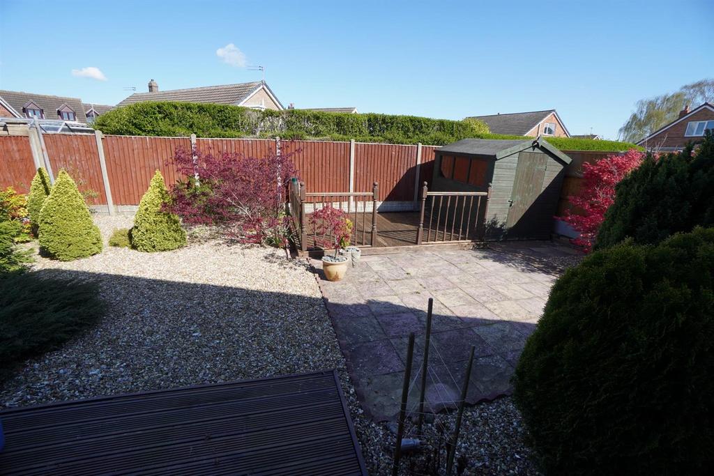 Laburnum Walk Gilberdyke 3 bed detached bungalow for sale £210,000