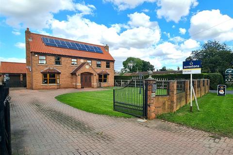 5 bedroom detached house for sale, Moss Road, Moss, Doncaster, DN6