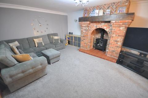 5 bedroom detached house for sale, Moss Road, Moss, Doncaster, DN6