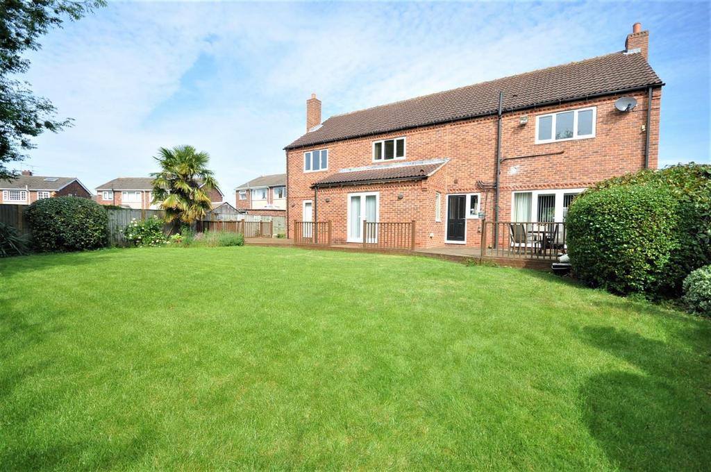 Southwood Drive, Thorne, Doncaster, DN8 5 bed detached house for sale