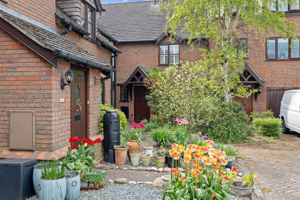 Old Town Mews, Stratford upon Avon 3 bed terraced house £350,000