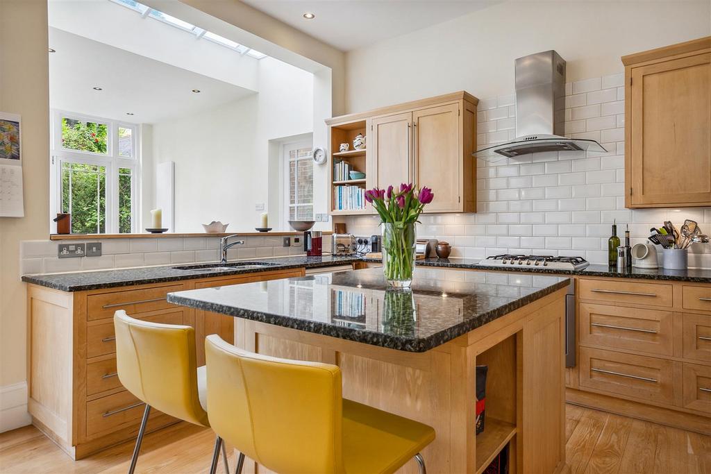 Arlington Gardens, W4 - FOR SALE